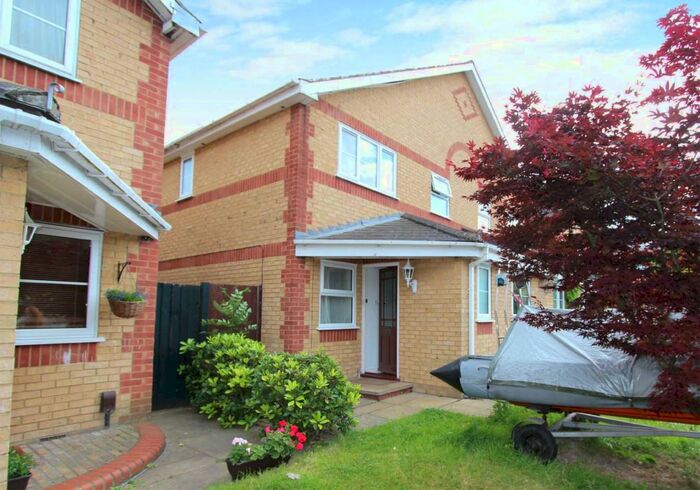 3 Bedroom Semi-Detached House To Rent In Mill Place, Kingston Upon Thames, KT1