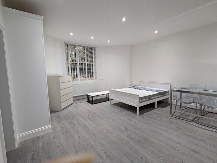 Studio To Rent In Pembridge Square, Notting Hill, W2