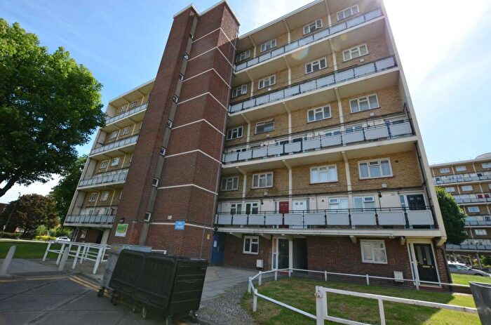2 Bedroom Maisonette To Rent In Snells Park, Edmonton, N18