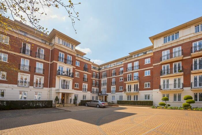 2 Bedroom Flat To Rent In Clevedon Road, Twickenham, TW1