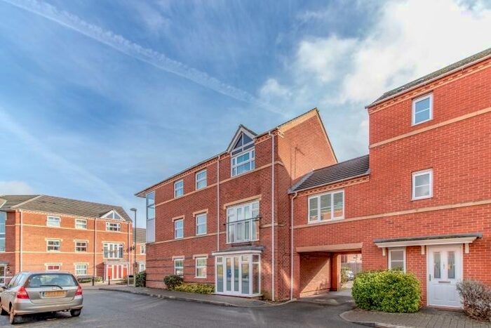 2 Bedroom Apartment To Rent In Padbury Drive, Banbury, OX16