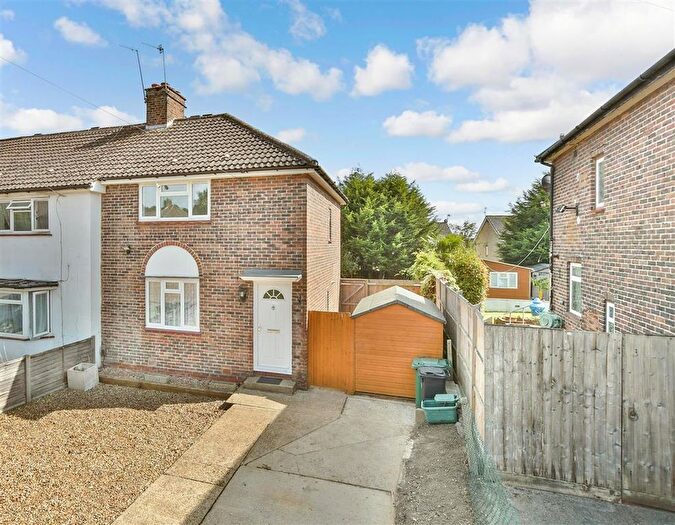 3 Bedroom End Of Terrace House For Sale In Stuart Road, Reigate, Surrey, RH2