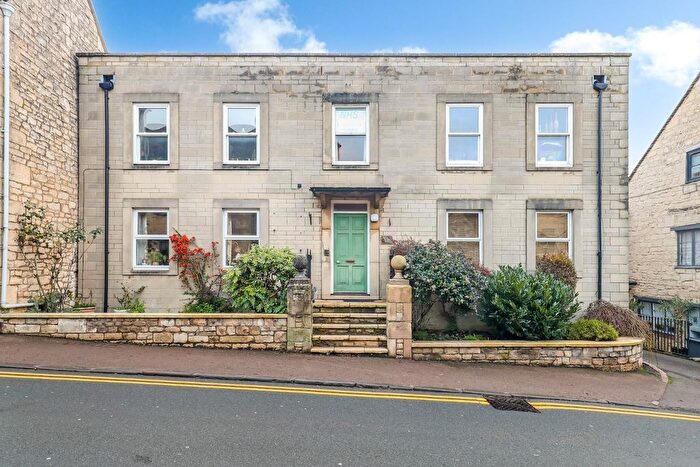 2 Bedroom Flat For Sale In New Street, Painswick, Stroud, GL6