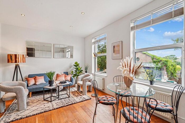 2 Bedroom Flat For Sale In Railton Road, London, SE24