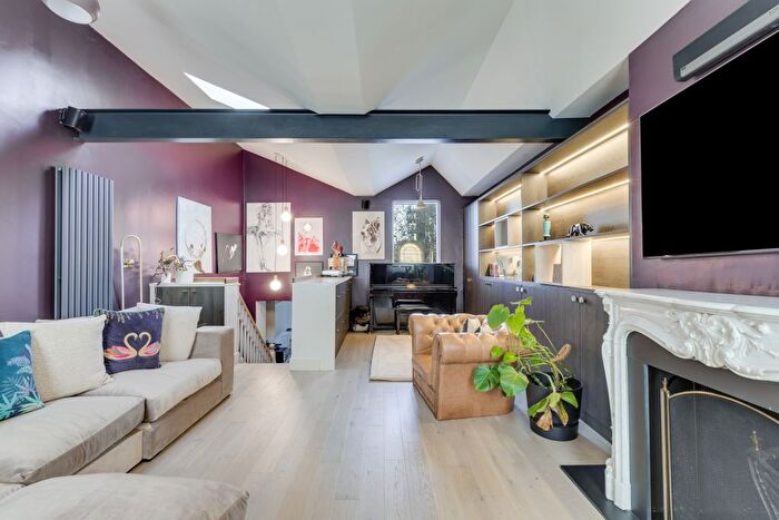 3 Bedroom Terraced House For Sale In Modbury Gardens, London, NW5