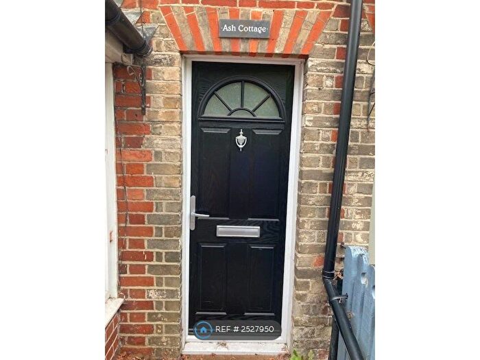 2 Bedroom Semi-Detached House To Rent In Basingstoke Road, Reading, RG7