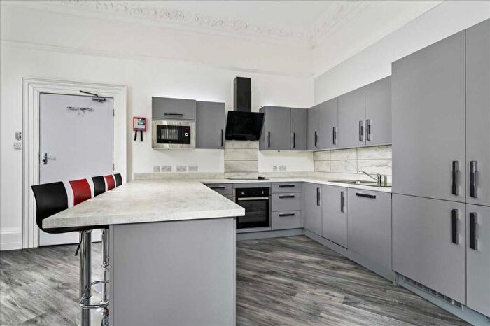 8 Bedroom End Of Terrace House To Rent In North Road East, Plymouth, PL4