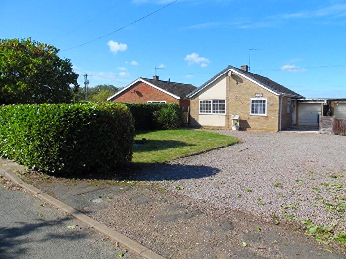 2 Bedroom Detached Bungalow For Sale In Railway Lane South, Sutton Bridge, PE12