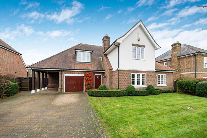 5 Bedroom Detached House For Sale In Hine Close, Coulsdon, CR5
