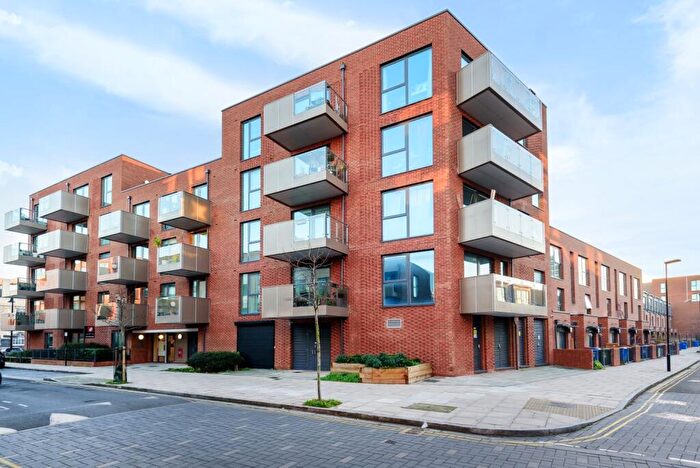 2 Bedroom Flat To Rent In Edmund Street Camberwell, SE5