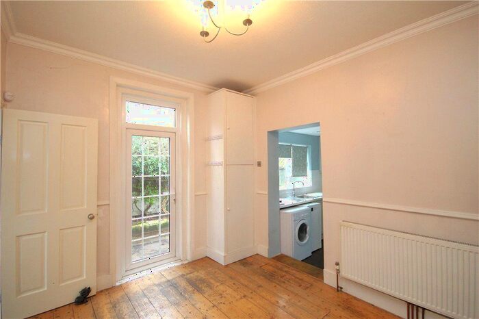 2 Bedroom End Of Terrace House To Rent In Spa Hill, London, SE19