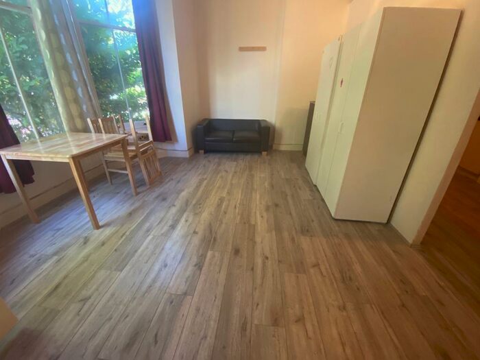 1 Bedroom Flat To Rent In Clapton Common, London, E5