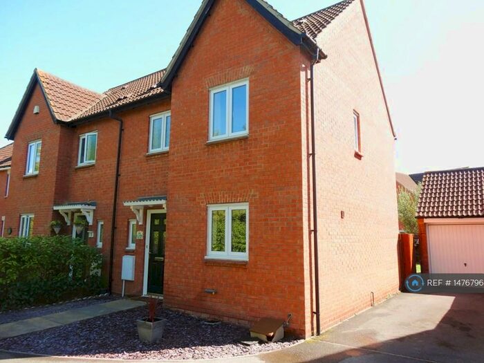3 Bedroom Semi-Detached House To Rent In The Fields, St. Georges, Weston-Super-Mare, BS22