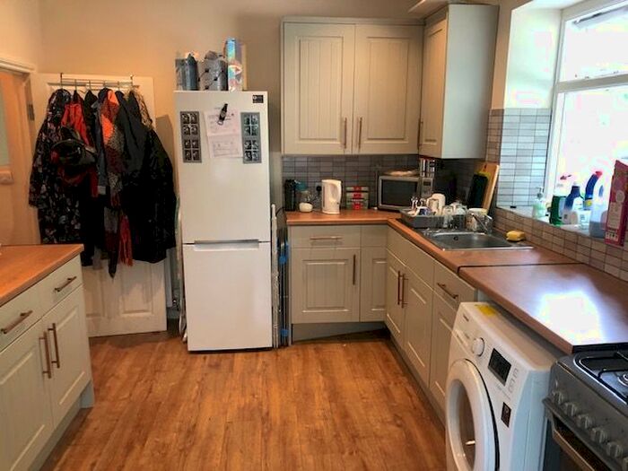 3 Bedroom Flat To Rent In Wells Road, Bristol, BS4