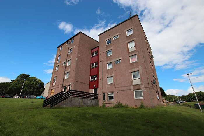 2 Bedroom Flat To Rent In Earn Crescent, Dundee, DD2