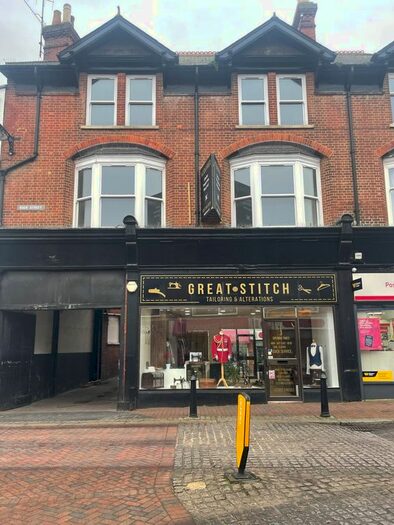 1 Bedroom Flat To Rent In High Street, Godalming, GU7