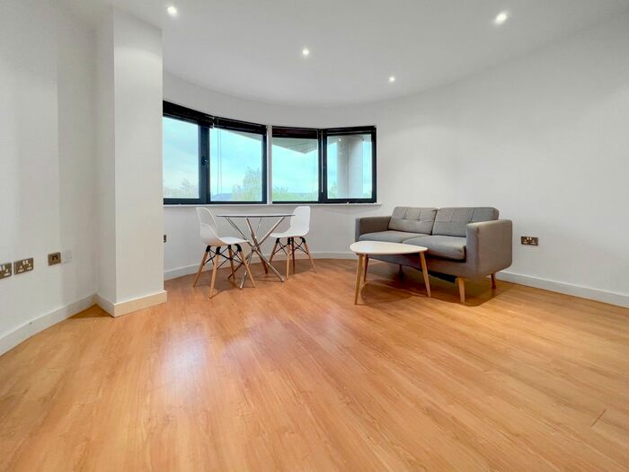 1 Bedroom Flat To Rent In Aruba, Gotts Road, Leeds City Centre, LS12