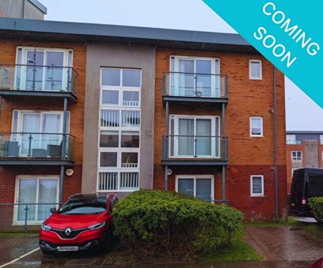 2 Bedroom Flat To Rent In Cwrt Afon Lleidi, Pentre Doc Y Gogledd, SA15