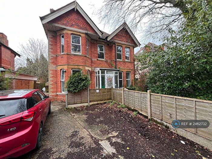 2 Bedroom Flat To Rent In Richmond Park Road, Bournemouth, BH8