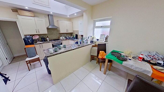 4 Bedroom House To Rent In Lottie Road, Selly Oak, B29