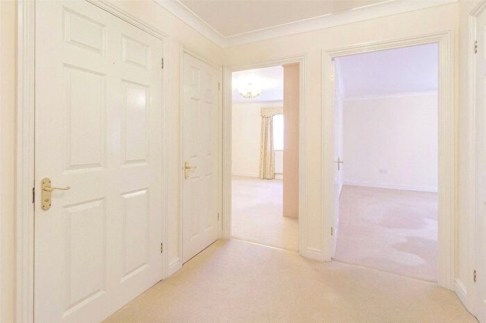 1 Bedroom Flat For Sale In Greyhound Lane, Winslow, Buckingham, MK18