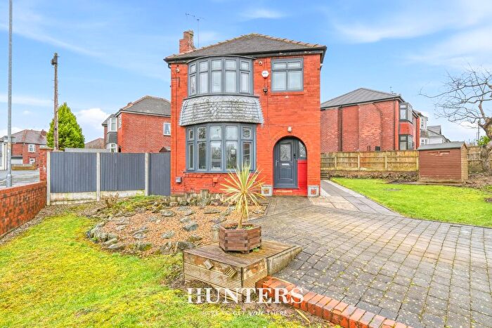3 Bedroom Detached House For Sale In Ash Walk, Alkrington, Manchester, M24