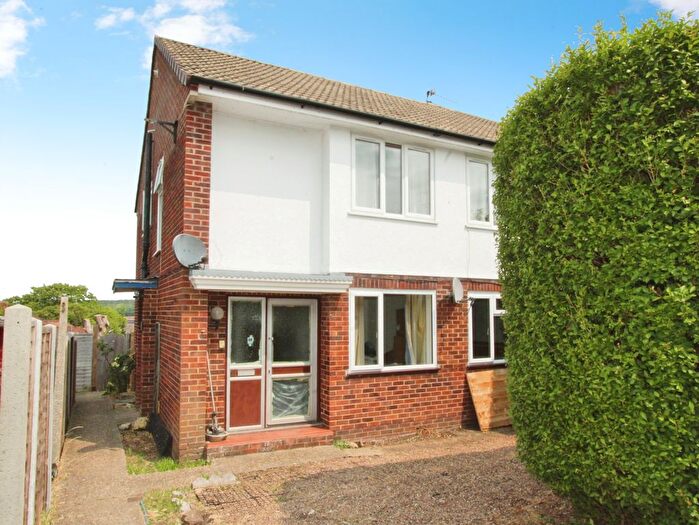 2 Bedroom Maisonette To Rent In Rydal Avenue, Tilehurst, Reading, RG30