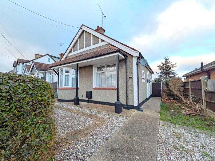 2 Bedroom Detached Bungalow For Sale In The Avenue, Hadleigh, Essex, SS7