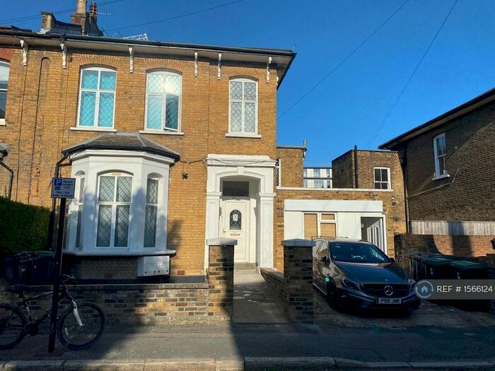 3 Bedroom Maisonette To Rent In Bedford Road, London, N15