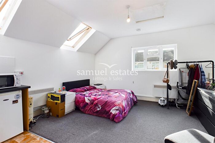 Flat To Rent In Silverleigh Road, Thornton Heath, CR7