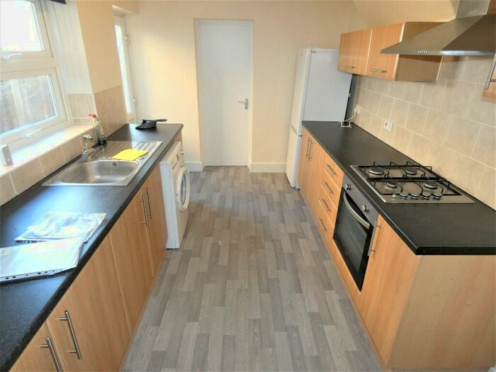 4 Bedroom Terraced House To Rent In Torrens Road, Stratford, London, E15