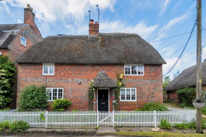 2 Bedroom Cottage To Rent In Milton Lilbourne, SN9
