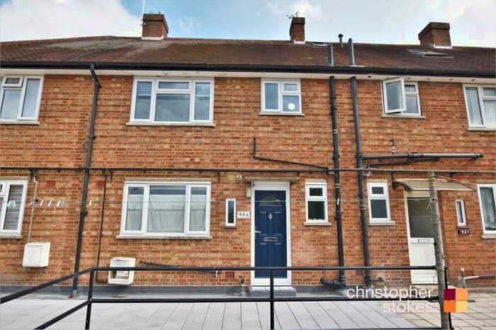 3 Bedroom Maisonette To Rent In High Street, Waltham Cross, EN8