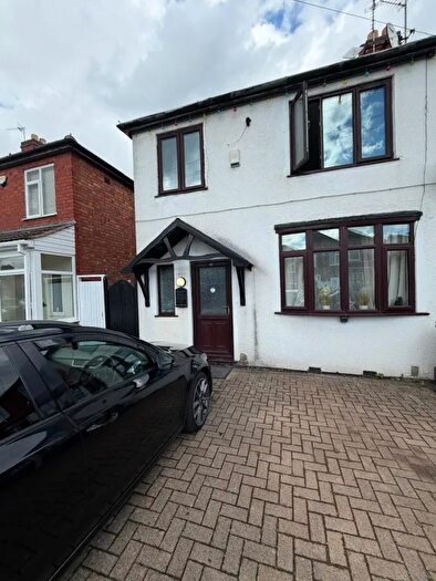 3 Bedroom Semi-Detached House For Sale In Collingham Road, Leicester, LE3
