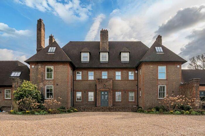 5 Bedroom Character Property To Rent In Gorse Hill, Wormley, GU8