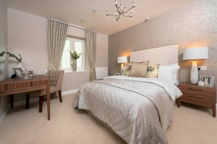 2 Bedroom Flat To Rent In Ilex Close, Llanishen, Cardiff, CF14