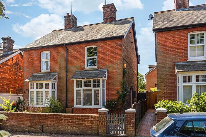 2 Bedroom Semi-Detached House For Sale In West Street, Crawley, RH11