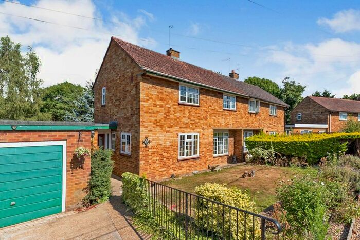 3 Bedroom Semi-Detached House For Sale In East View, Essendon, Hatfield, AL9