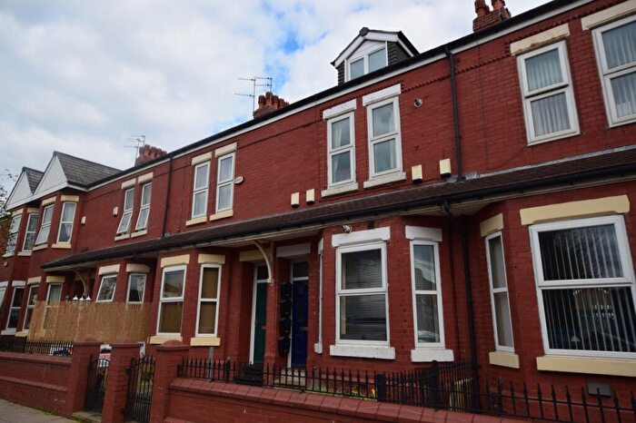 2 Bedroom Apartment To Rent In Langworthy Road, Salford, M6