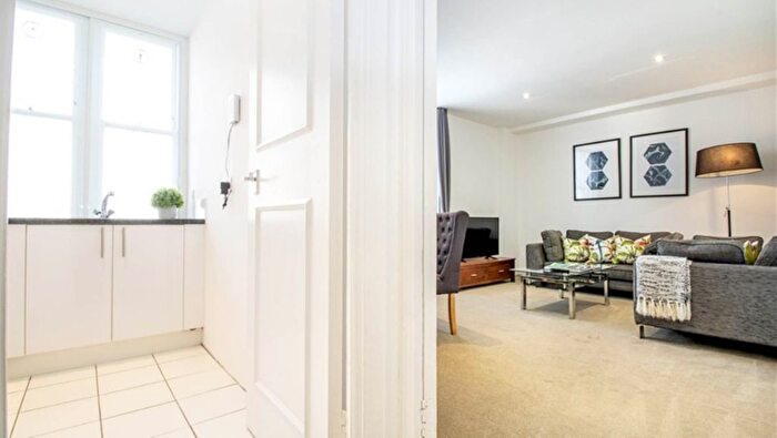 1 Bedroom Flat To Rent In Mayfair, London, W1J