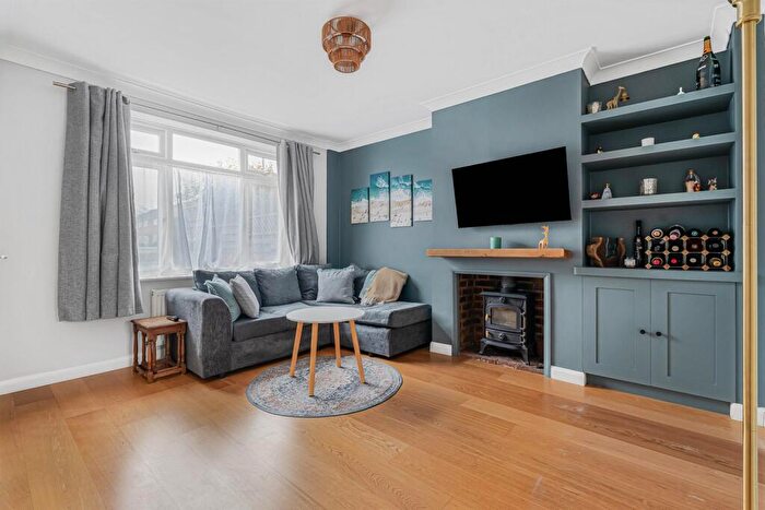 2 Bedroom House For Sale In Seymour Court Road, Marlow, SL7