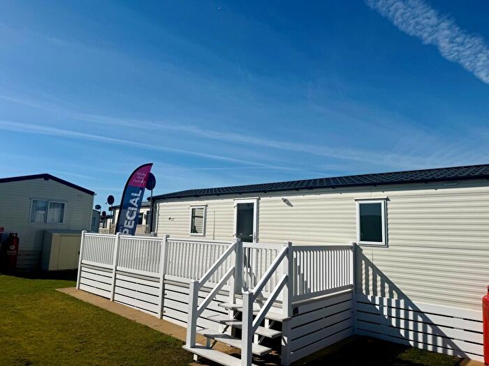 2 Bedroom Caravan For Sale In Two Bed Willerby Grasmere, Par Sands Coastal Holiday Park, Par Beach, Par, Cornwall, PL24