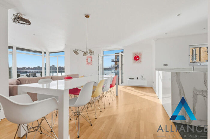 3 Bedroom Apartment For Sale In Dunbar Wharf, Narrow Street, Limehouse, London, E14