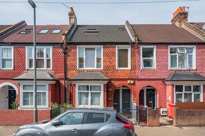 2 Bedroom Flat To Rent In Kettering Road, Streatham, London, SW16