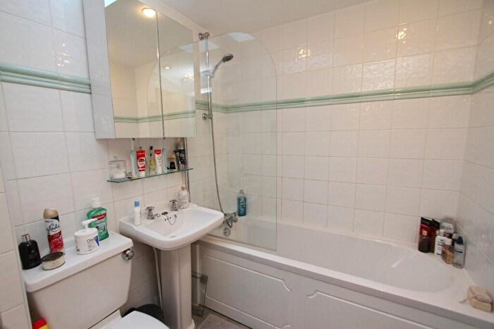 2 Bedroom Terraced House For Sale In De Walden Mews, Eastbourne, BN20