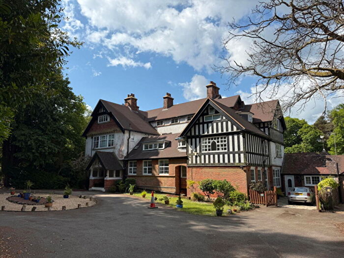 1 Bedroom Flat For Sale In Tower Road, Hindhead, GU26