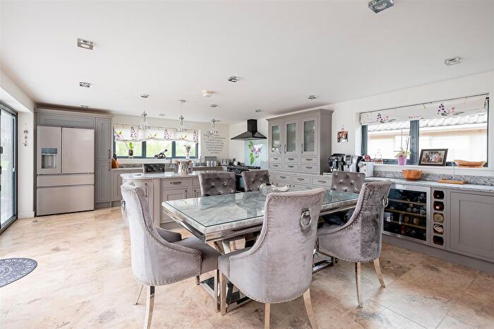 4 Bedroom Detached House For Sale In Smary Lane, Murton, York, YO19