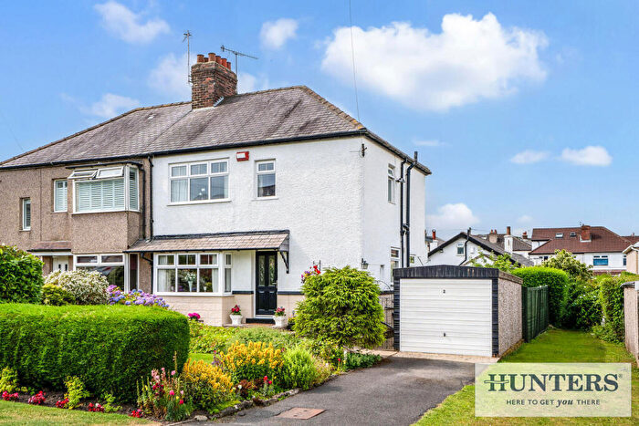3 Bedroom Semi Detached House For Sale In Canada Drive, Rawdon, Leeds, LS19