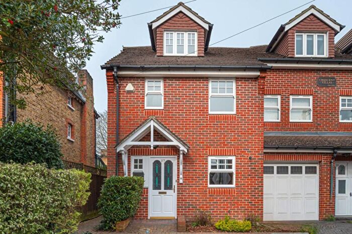 4 Bedroom End Of Terrace House For Sale In Crescent Road, Bromley, BR1