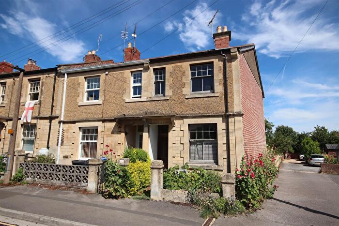 3 Bedroom End Of Terrace House For Sale In Park Terrace, Chippenham, SN15